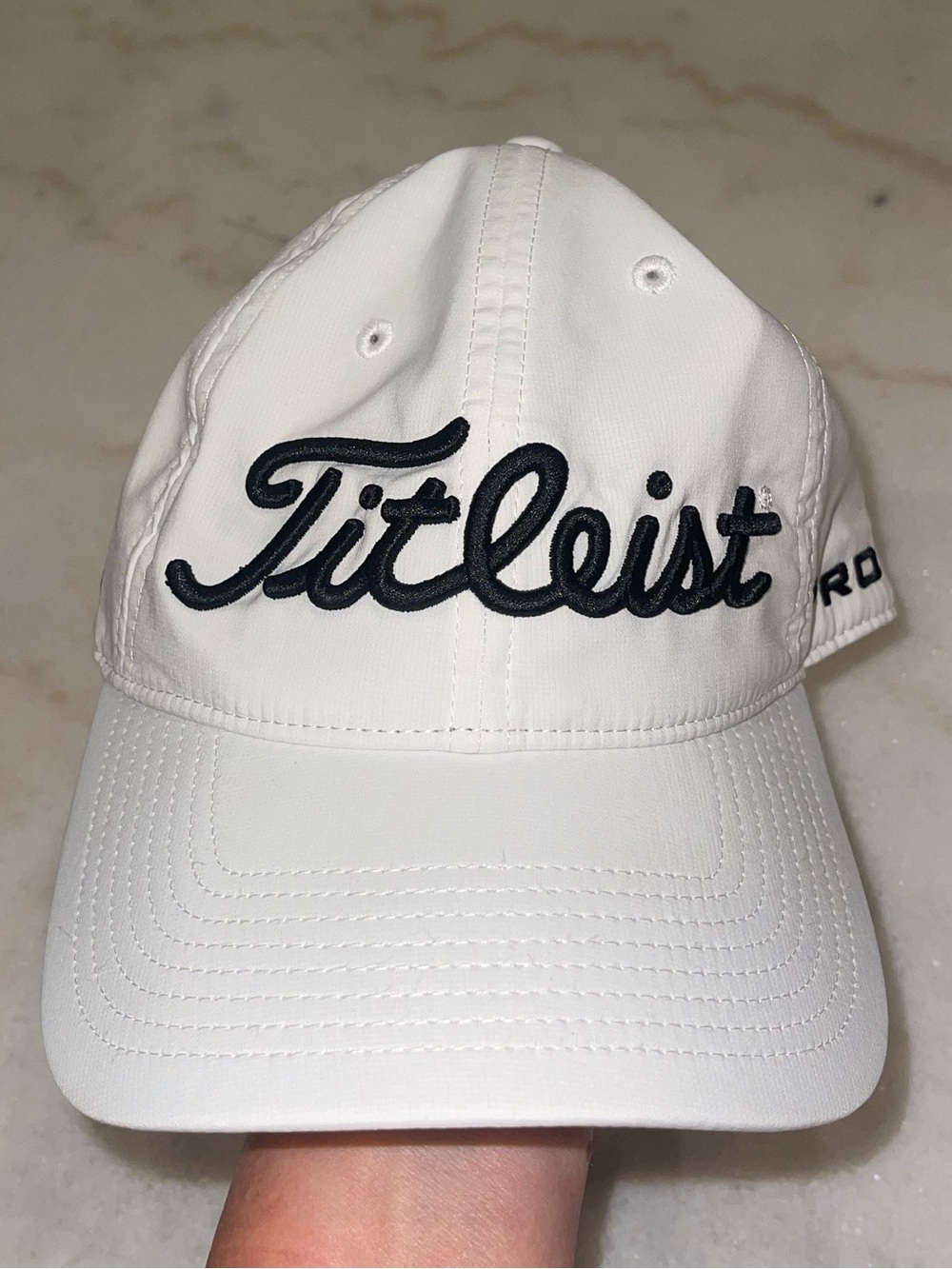 Titleist Pro V1 FootJoy hat